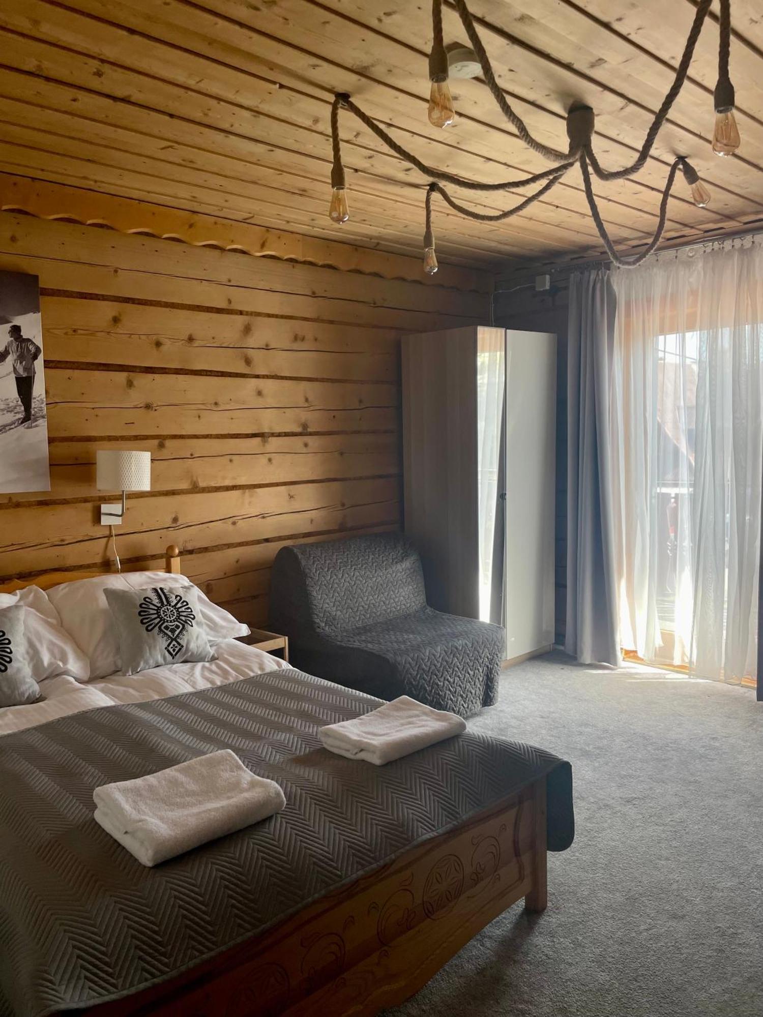 ザコパネ ウィラ アンタロウカ Bed & Breakfast エクステリア 写真