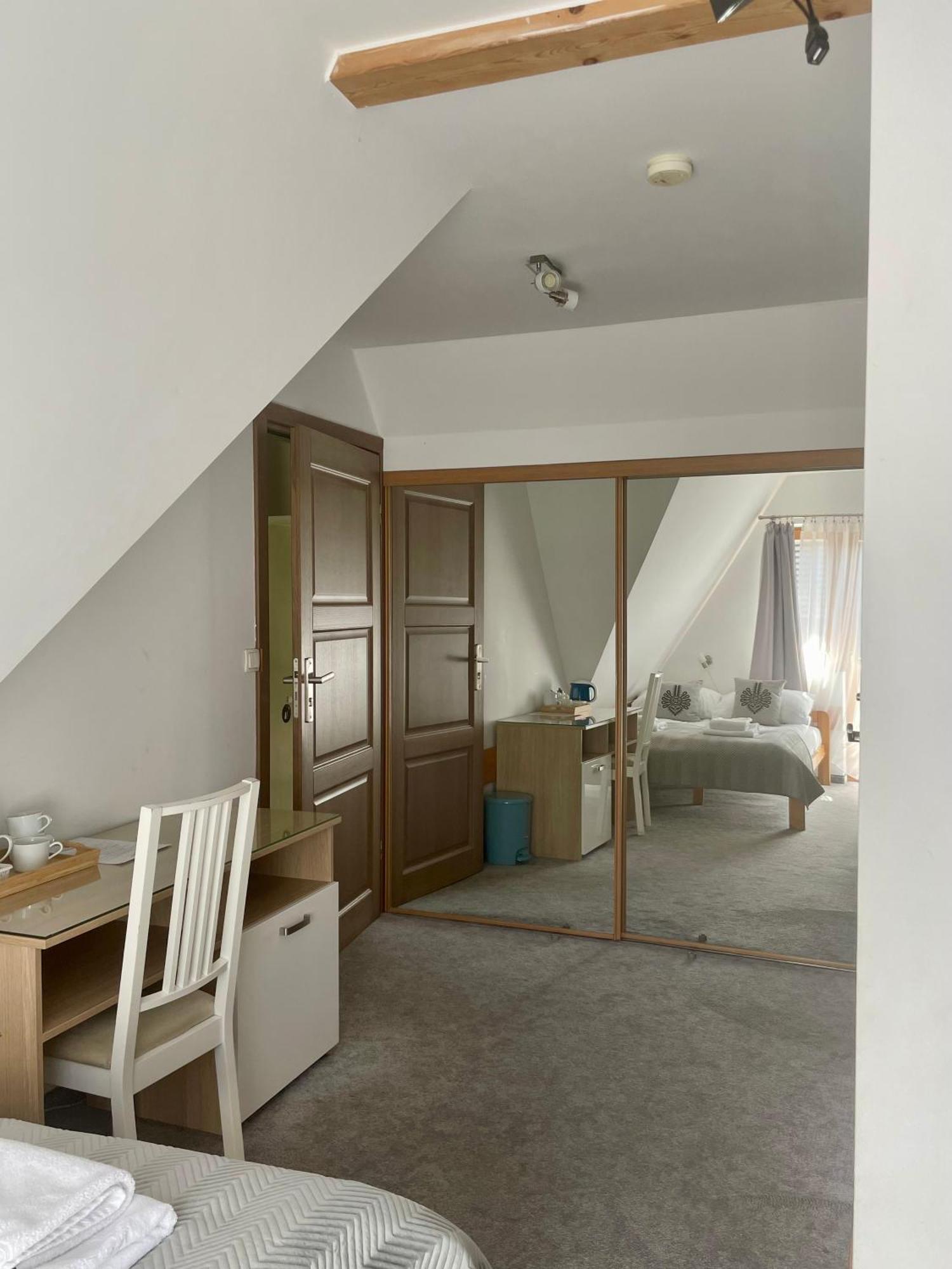 ザコパネ ウィラ アンタロウカ Bed & Breakfast エクステリア 写真
