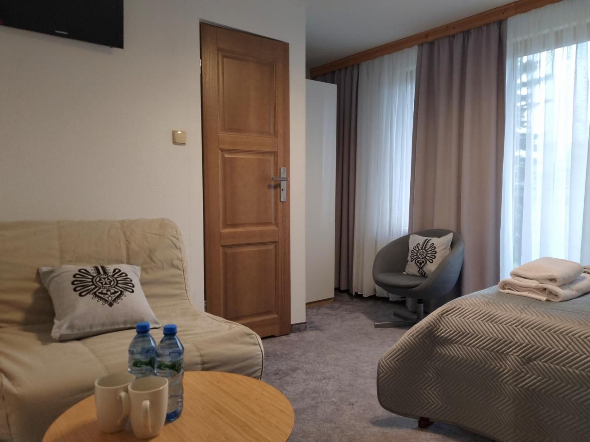 ザコパネ ウィラ アンタロウカ Bed & Breakfast 部屋 写真