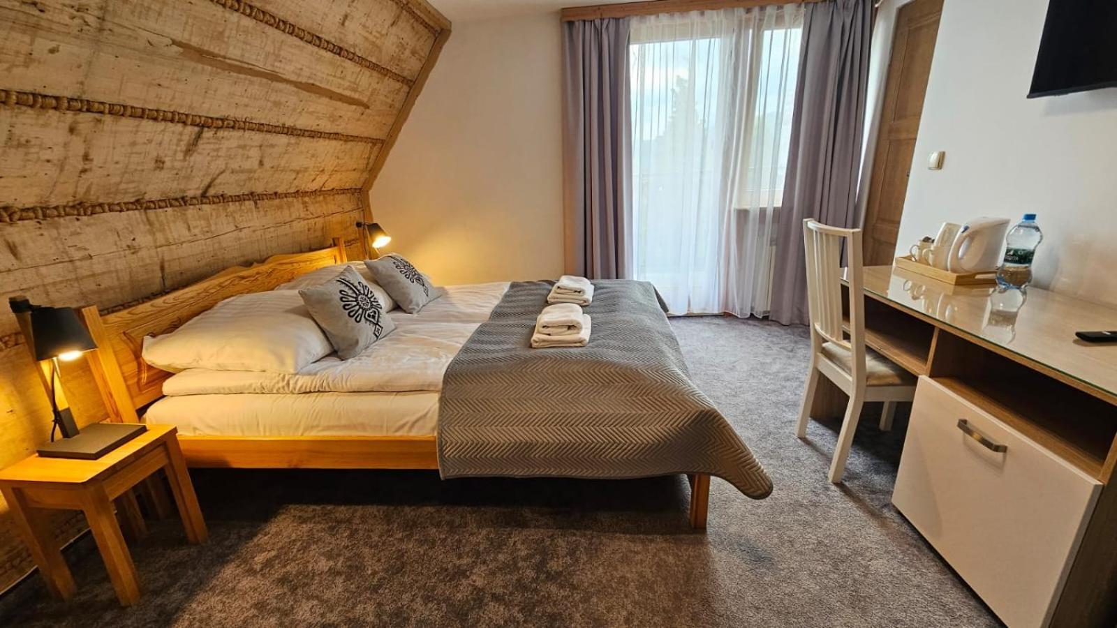 ザコパネ ウィラ アンタロウカ Bed & Breakfast エクステリア 写真